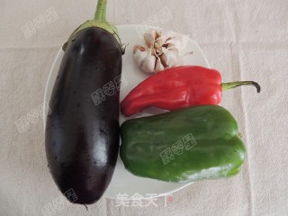 蒜香肉末烤茄子的做法步骤：1