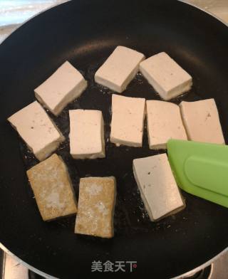 煎豆腐的做法步骤：4