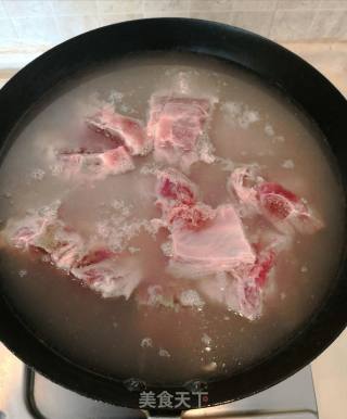 泡菜脊骨土豆锅的做法步骤：3