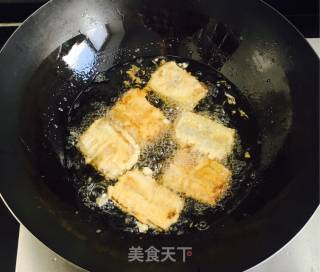 炸带鱼的做法步骤：5