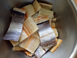 香煎鳗鱼干的做法步骤：4