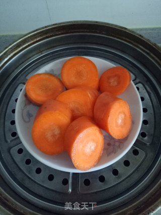 胡萝卜宝宝面片的做法步骤：1