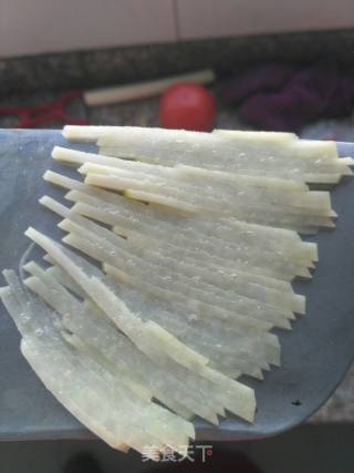 土豆丝的做法步骤：1