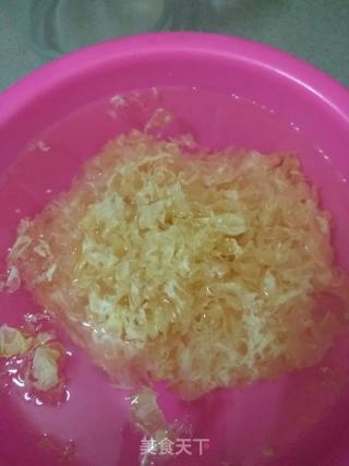 银耳红枣粥的做法步骤：1