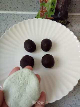 小青蛙糯米豆沙饼的做法步骤：8