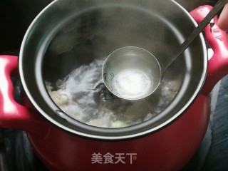 虫草花枸杞兔肉汤的做法步骤：4
