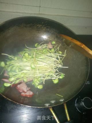 腊肉炒黑豆芽的做法步骤：5
