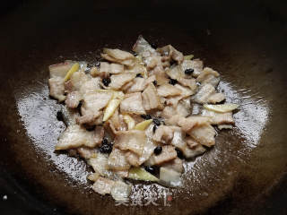 蒜苗回锅肉的做法步骤：5