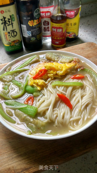 蛋香丝瓜面的做法步骤：7