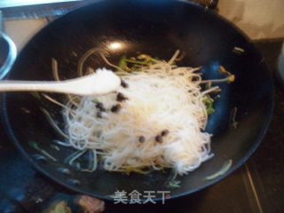 蛋丝豆芽菜炒粉的做法步骤：8