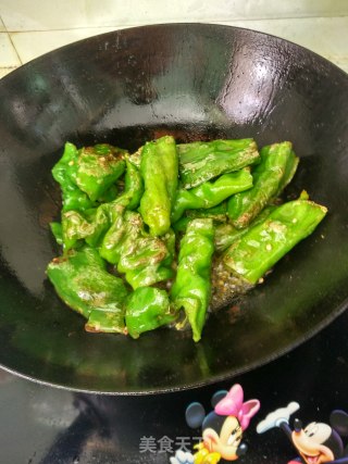 咸蛋黄虎皮椒的做法步骤：4