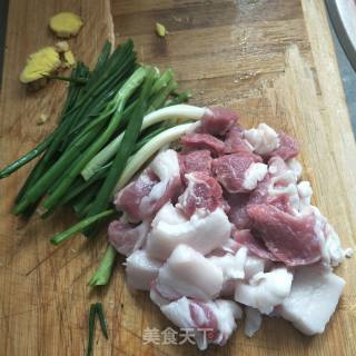 油炸糯米丸子的做法步骤：1