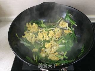大蒜炒臭干的做法步骤：11