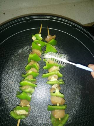 鸡肉柿子椒烤串(电饼铛)的做法步骤：5