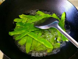 豆角炒肉丝的做法步骤：1