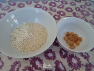 龙眼干荞麦粥的做法步骤：1