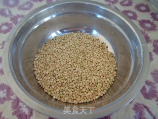 龙眼干荞麦粥的做法步骤：2