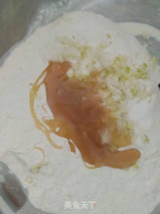 葱花饼的做法步骤：2