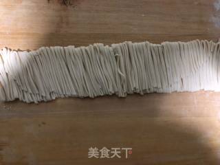 手擀面的做法步骤：4