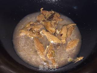 香酥扒皮鱼的做法步骤：16