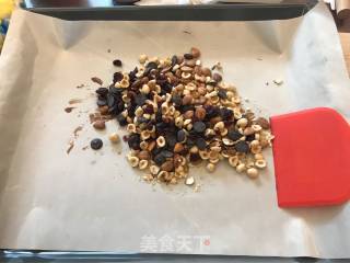 坚果巧克力面包的做法步骤：3
