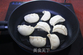 年夜饭饺子，冰花煎饺的做法步骤：2