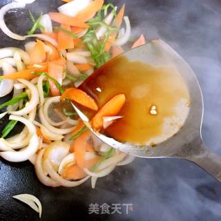 胡萝卜洋葱炒鸡蛋的做法步骤：9