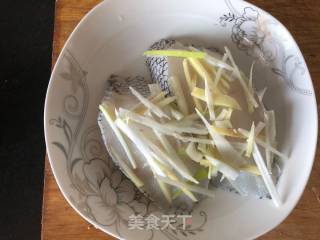 清蒸银鳕鱼的做法步骤：2