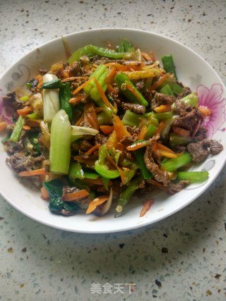 红萝卜炒牛肉丝的做法步骤：7