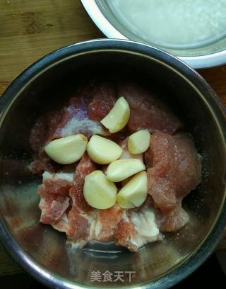 蒜粒蒸肉——懒人版（电压力锅）的做法步骤：1