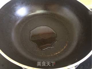 黄芽菜豆芽牛肉的做法步骤：1