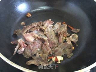 黄芽菜豆芽牛肉的做法步骤：3