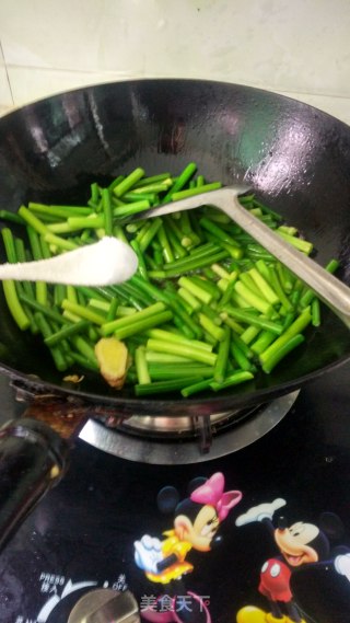 蒜苔炒黄鳝的做法步骤：3