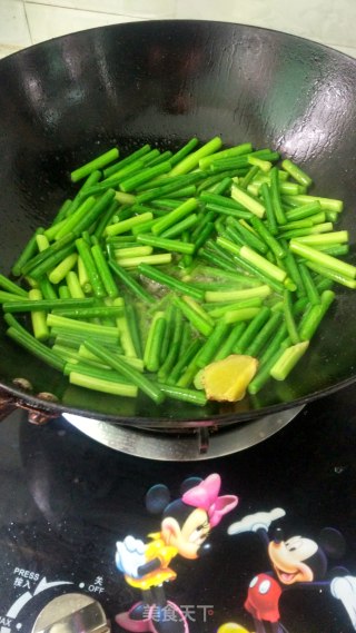 蒜苔炒黄鳝的做法步骤：4