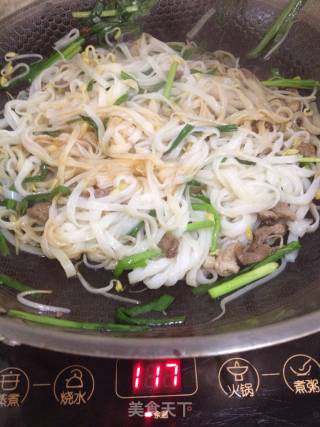 干炒牛河的做法步骤：9