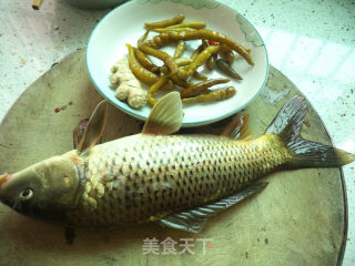酸辣米椒鱼的做法步骤：1