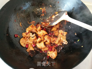 辣烧肥肠的做法步骤：6