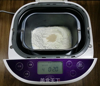 豆沙花面包的做法步骤：2