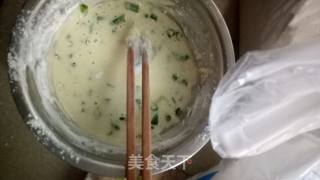 葱花鸡蛋饼的做法步骤：4