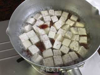 腊肠滒烧芋头的做法步骤：6