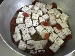 腊肠滒烧芋头的做法步骤：8