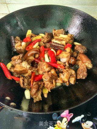 卤味红烧猪蹄的做法步骤：6