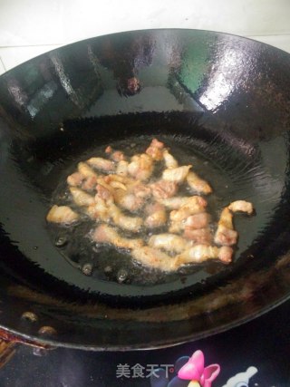 五花肉炒苦瓜的做法步骤：3