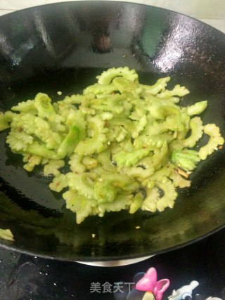 五花肉炒苦瓜的做法步骤：6