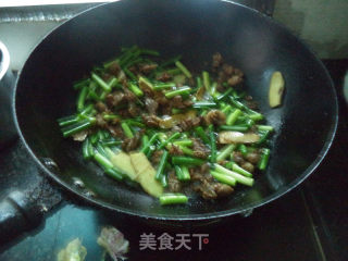 蒜苔炒子鸭的做法步骤：10
