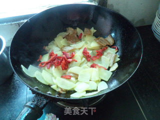 土豆五花肉片的做法步骤：7
