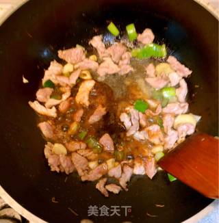 木耳白菜炒肉的做法步骤：5