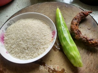 腊肠煲仔饭的做法步骤：1