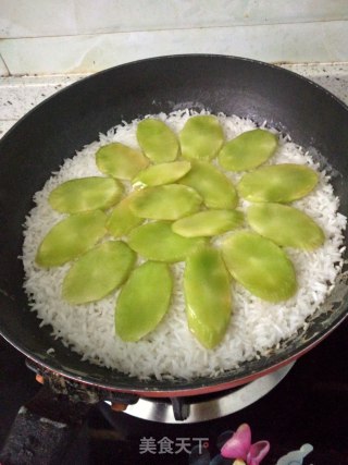 腊肠煲仔饭的做法步骤：8