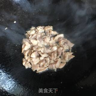 白菜梗子芹菜炒肉丝的做法步骤：8